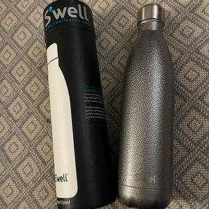 SOLD - Swell S’well hammered steel water bottle 25 oz 750ml LARGEST size gray